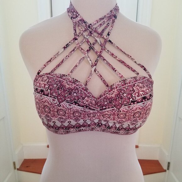 Ambrielle Other - Ambrielle crisscross bathing suit top padded D 30"